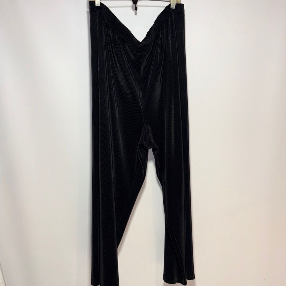 Black accordion pleated floaty pants